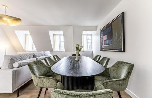 Faubourg-du-Roule Apartment | Amazing Apartment 4Bedrooms Champs Elysées