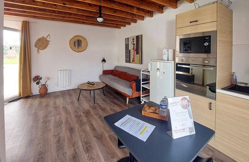 Amblainville Apartment | Amazing apartment in Amblainville
