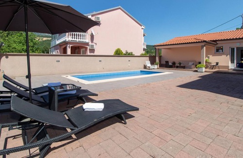 Jadranovo Apartment | Amazing Apartment in Jadranovo With Outdoor Swimming Pool, Wifi and 2 Bedrooms