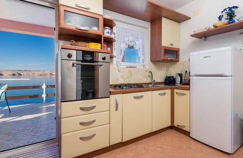 Stinica Apartment | Amazing apartment in Jablanac with WiFi