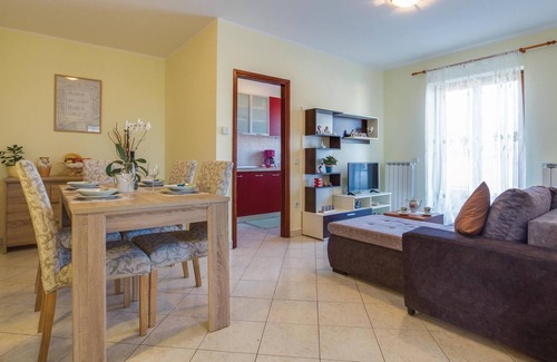 Zbandaj Apartment | Amazing apartment in Porec with kitchen