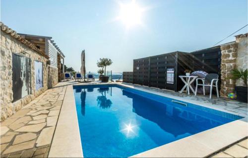 Meterize Apartment | Amazing Apartment In Sibenik With Sauna