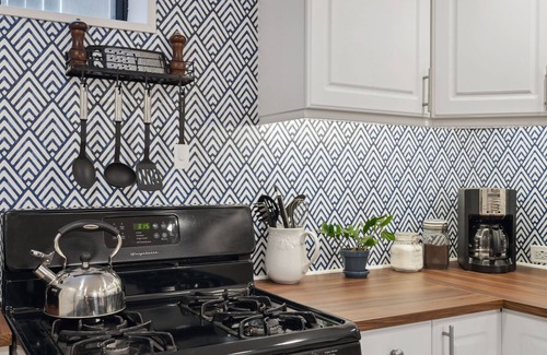 Littleton House | Amazing Apartment | Steps from Downtown Littleton