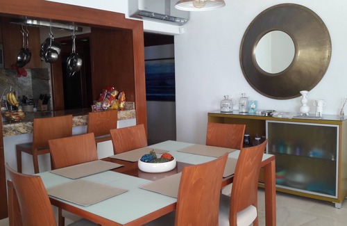 Punta Cancun Condo | Amazing Beach Front Apartment, 3 BDRMS, 3 Baths, Sleeps 8, very Spacious
