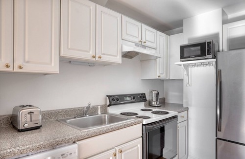 Beacon Hill Apartment | Amazing Beacon Hill 2BR w/W/D, nr Boston Common, by Blueground