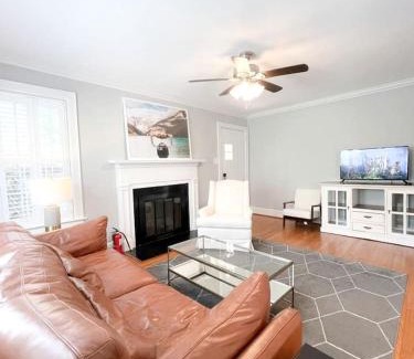 Plaza Midwood House | Amazing Cottage with Great Sights in Charlotte, North Carolina