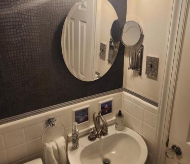 Washington Villa | Amazing DC Home Away From Home