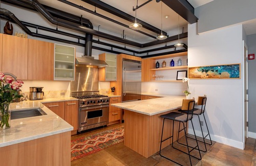Historic Downtown Durango Condo | Amazing Downtown Loft, Sunsets, Dogs, Views