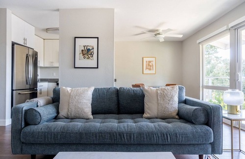 Foster City Apartment | Amazing Foster City 1BR w/Pool, W/D, Gym, near highways, by Blueground