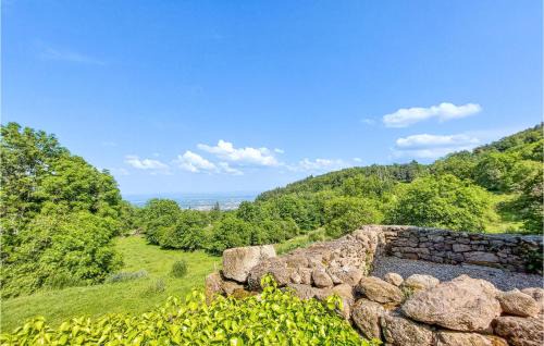 Essertines-en-Chatelneuf House | Amazing Home In Essertines-En-Châtelne