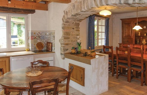 La Begude-de-Mazenc House | Amazing home in La Begude-De-Mazenc