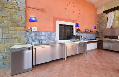 Laureana Cilento House | Amazing home in Laureana Cilento