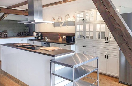 Dragun House | Amazing home in Dragun with sauna