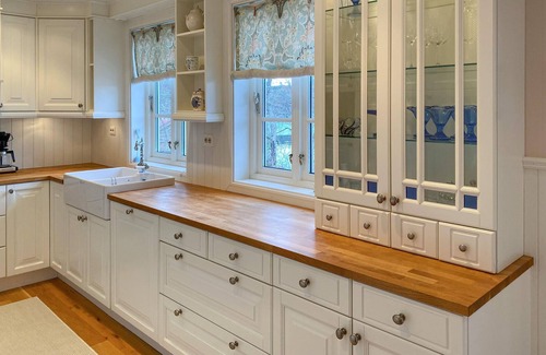 Ulsteinvik House | Amazing home in Eiksund with kitchen
