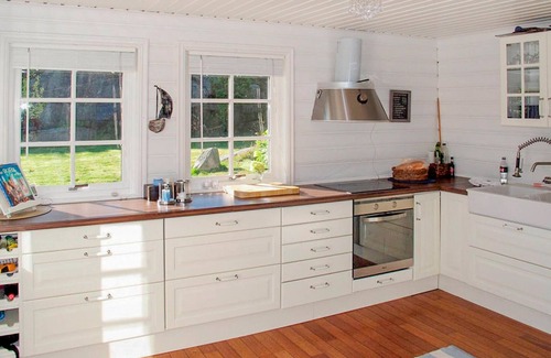 Fitjar House | Amazing home in Fitjar with WiFi