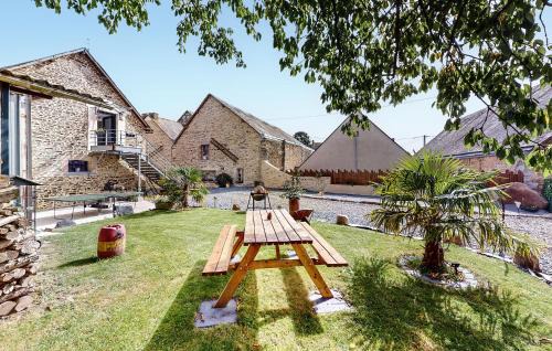 Neuilly-le-Vendin House | Amazing Home In Neuilly Le Vendin