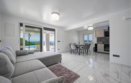 Kraljevec na Sutli House | Amazing Home In Klanjec