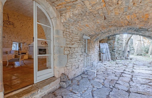 Rouet House | Amazing home in LE ROUET with WiFi