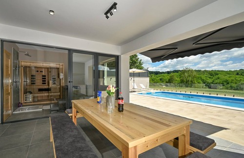 Veliko Trojstvo House | Amazing home in Maglenca with sauna