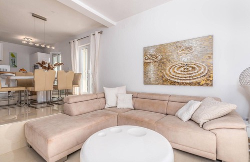 Martinscica House | Amazing home in Martinscica