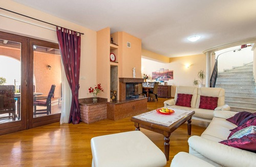 Viskovo House | Amazing home in Marcelji with WiFi