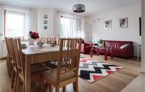 Mielno House | Amazing Home In Mielno With Wifi