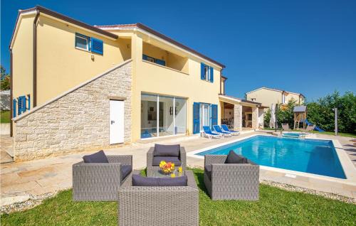 Muzini House | Amazing Home In Naselje Muzini
