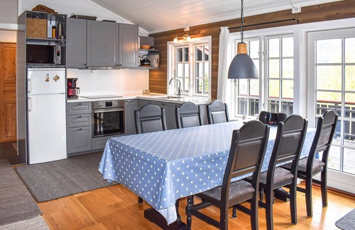 yer House | Amazing home in øyer with kitchen