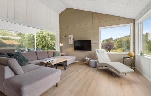Funder Kirkeby House | Amazing Home In Silkeborg With Kitchen