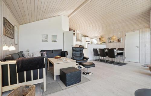 Vestervig House | Amazing Home In Vestervig With Kitchen