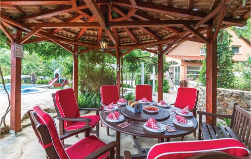 Zmijavci House | Amazing Home In Zmijavci