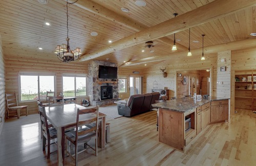 Aitkin House | Amazing Home With Beach, Dock, Water nToys, Firepit, Close to Aiktin & Cuyuna
