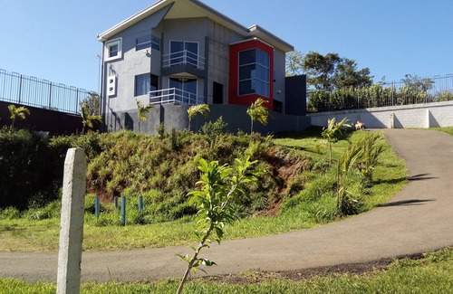 San Ramon House | Amazing house, near to mountains, beaches and volcanos