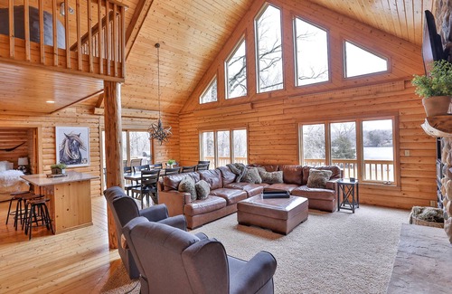 Richmond House | Amazing Lake Home Great For Families And Friends!