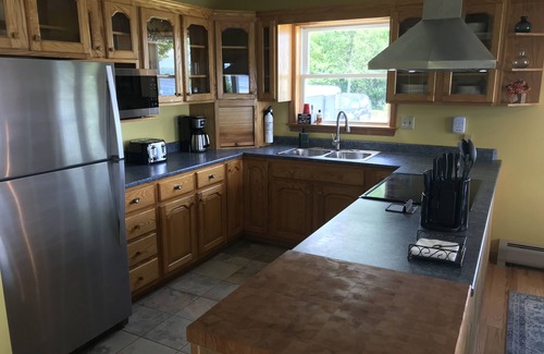 Newport Center House | AMAZING! LAKESHORE HOME w/DOCK; Sleeps 7
