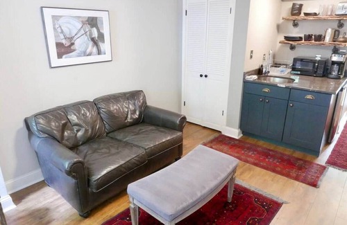 Stanton Park Apartment | Amazing Location - Close to Union Station