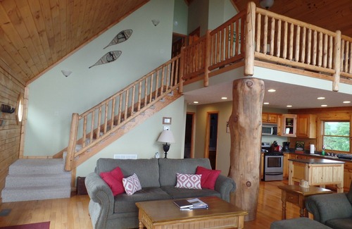 Fancy Gap Cabin | AMAZING Log Cabin off Blue Ridge Parkway with Mountaintop Views over Mt Airy