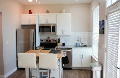 New Albany Apartment | Amazing Main St. Condo Location!