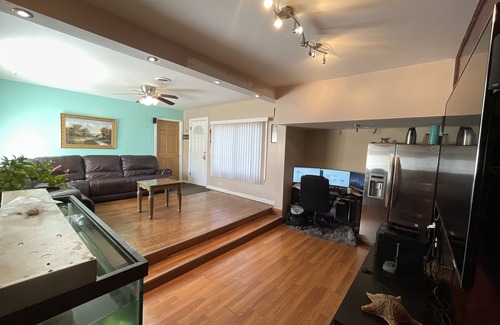Glenview House | Amazing Mid-Term Rental Entire Home In Glenview