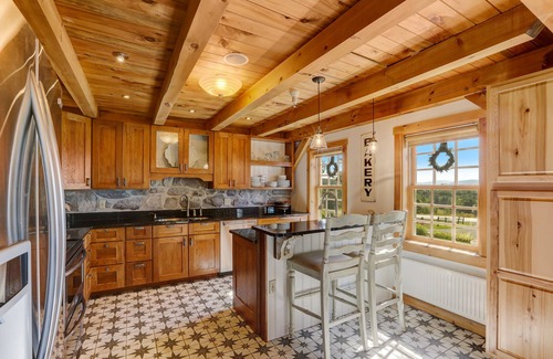 Fairfax House | Amazing Multi-building property for Family Reunions, Retreats, Weddings, other