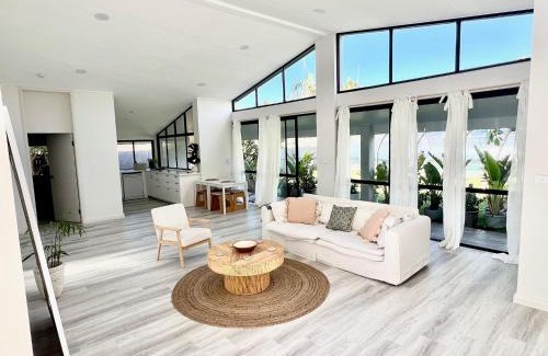 Maroubra Villa | Amazing Ocean Villa close to Natural Rock Pools