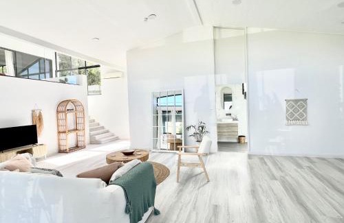 Maroubra Villa | Amazing Ocean Villa close to Natural Rock Pools
