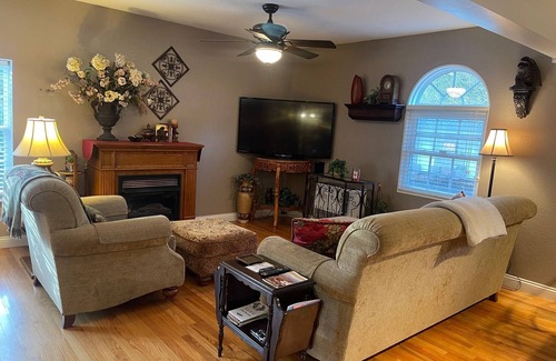 West Jefferson House | Amazing Price for a Two Bedroom Getaway, in the High Country