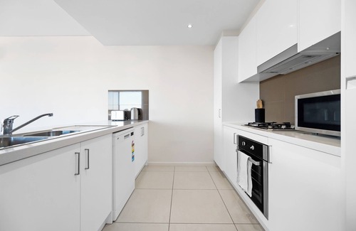 Liverpool Apartment | Amazing scene/2Br Apt/Shopping/Train/Hospital