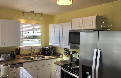 Rockport House | Amazing Sunsets at The Villa at Copano Cove. Cozy. Close to a lot F-U-N !