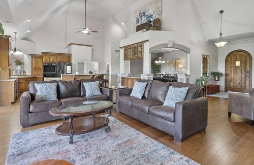 Table Rock Villa | Amazing Villa Close to Branson Strip!