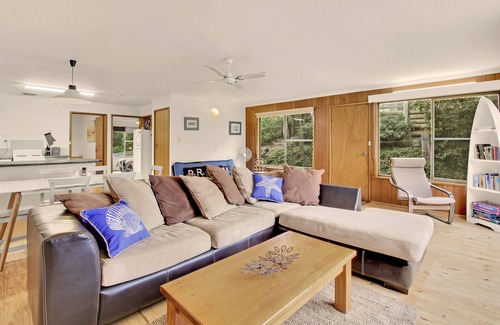 Nyerimilang Cabin | Amazing waterfront views, scenery, bird-life, free kayaks & private jetty
