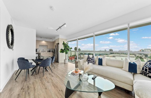 Downtown Apartment | Amber Drift Sophisticated Penthouse Panoramic Coastal Views Ocean