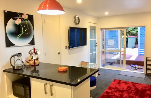 Bucklands Beach Apartment | Amber Homes B Half Moon Bay