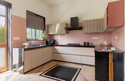 Udaipur Villa | Amber Villa, Udaipur By Ebony Stays | Elegant 5 BHK Family Retreat near Lake
